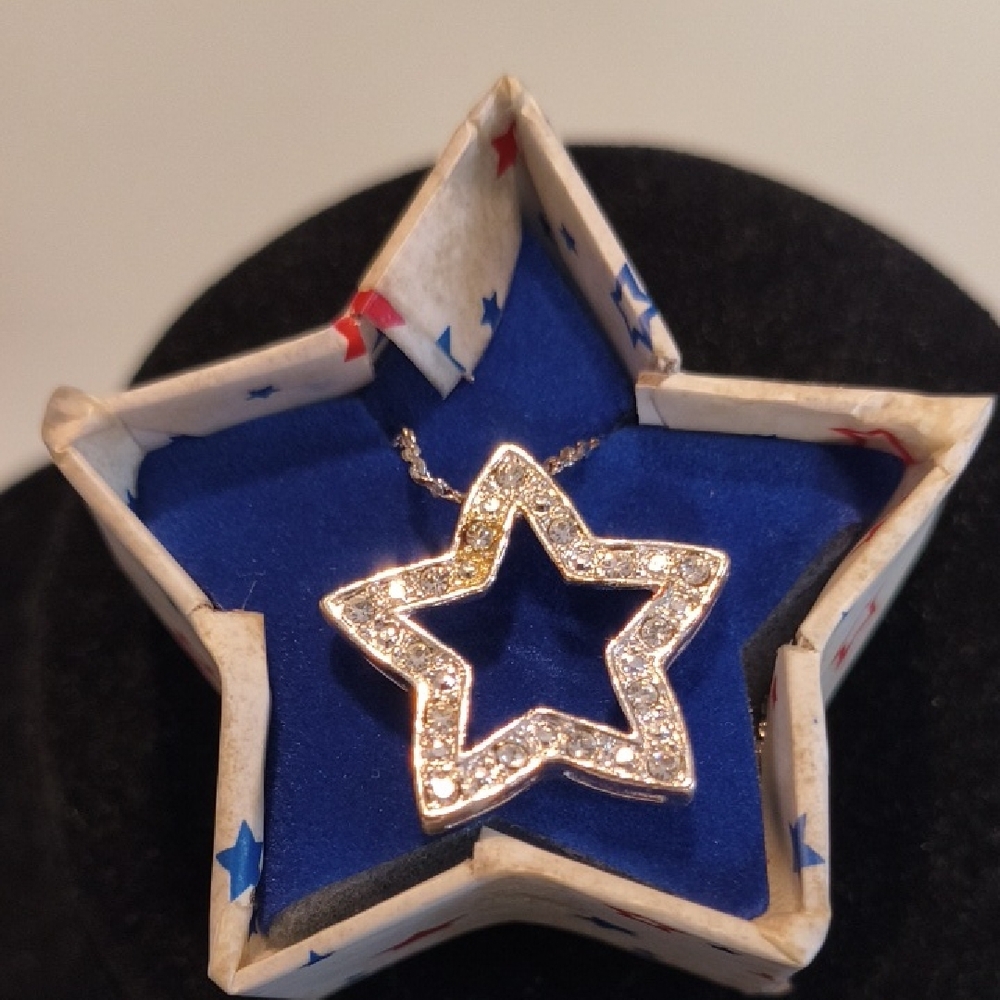 Avon Sparkling Silver Star Necklace